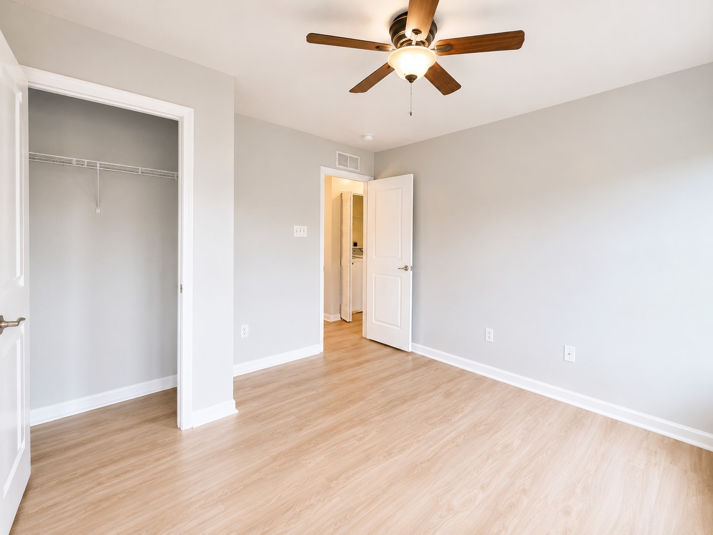 Building Photo - 1502 Pointe View Dr