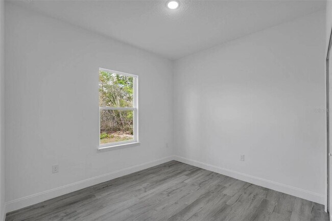 Building Photo - 2211 SW 153rd Pl Rd
