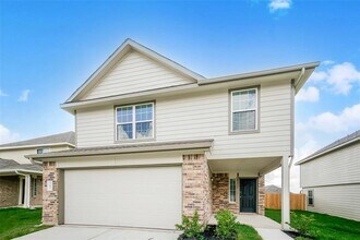 Building Photo - 203 Fallow Deer Dr