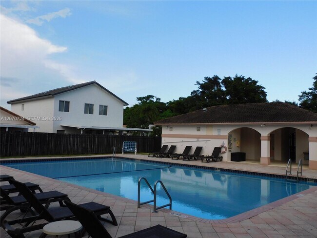 Building Photo - 14271 SW 150th Ave