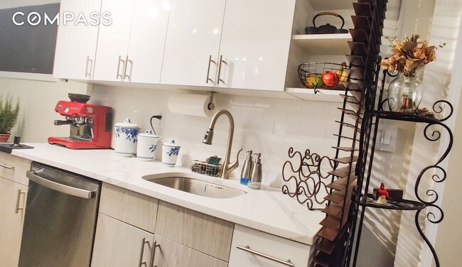 Building Photo - 32-84-84 46th St