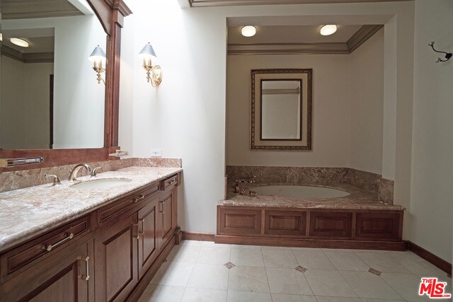 Building Photo - 817 Whittier Dr