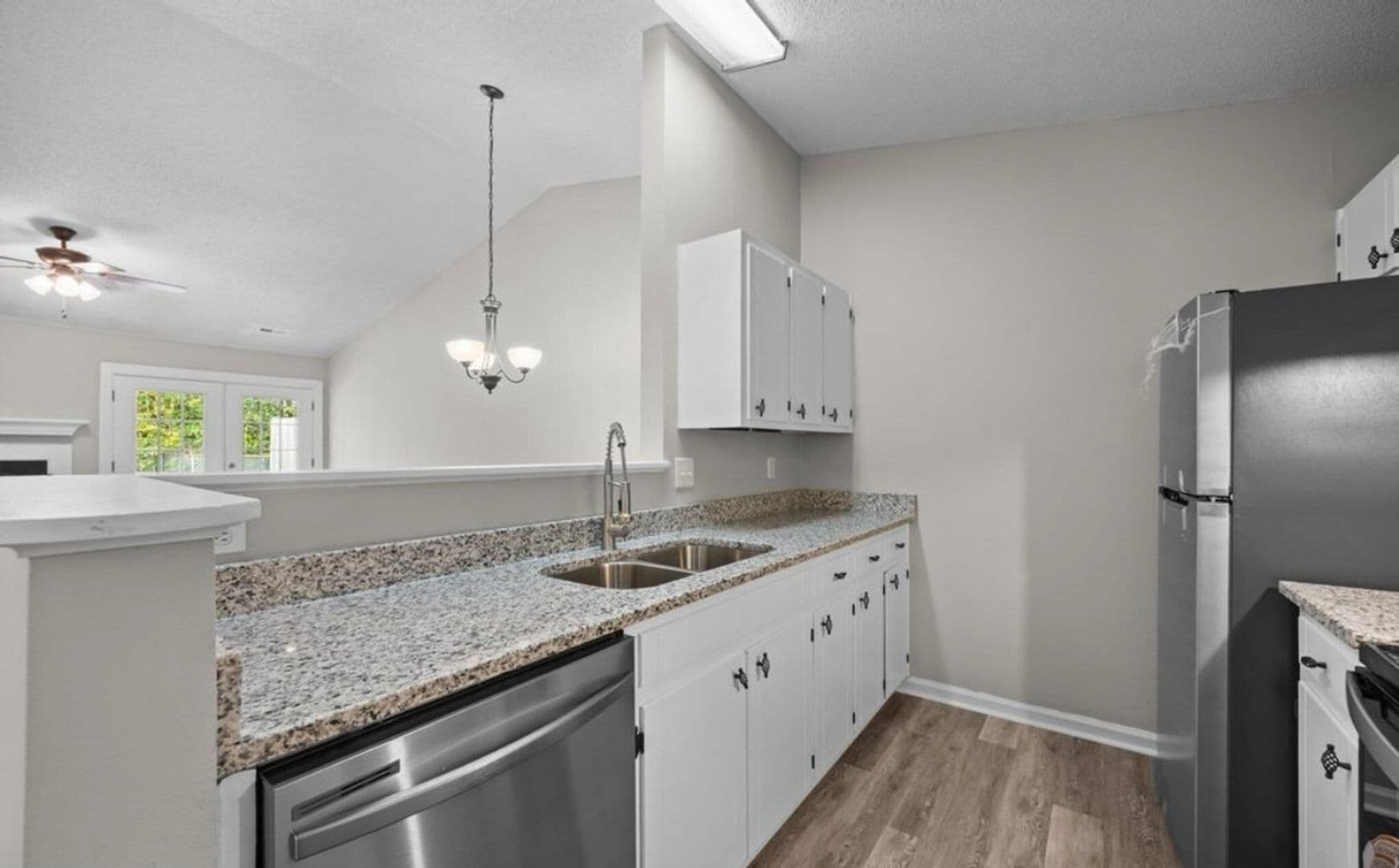 Building Photo - 109 Village Ct