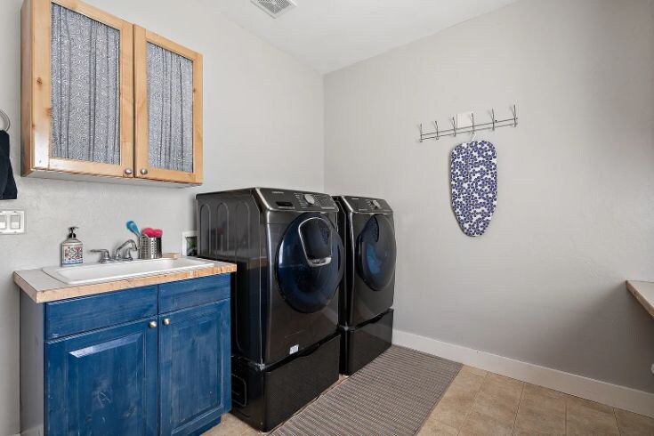 Building Photo - 18227 Southlake Cir