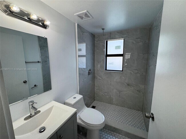 Building Photo - 1971 NW 2nd Ct