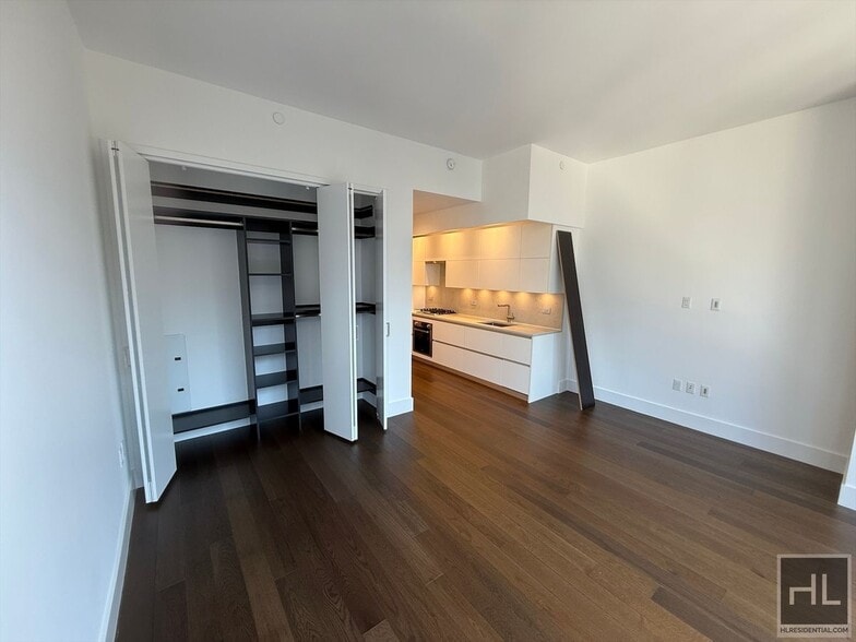 Building Photo - East 44th Street