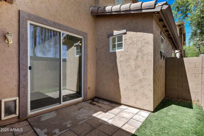 Building Photo - 10132 E Isleta Ave