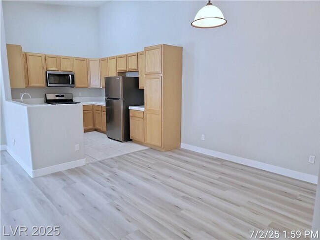 Building Photo - Bright Green Valley Condo in Gated Southpa...