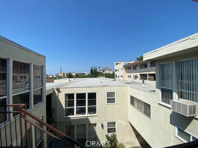 Building Photo - 1732 N Harvard Blvd