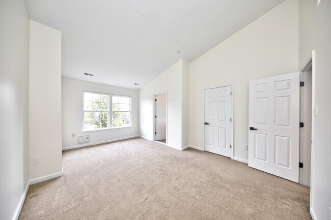 Building Photo - Modern Comfort Meets Everyday Convenience in this Stunning Forest Hill Townhome with 3 Beds & 3.5...