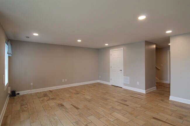 Building Photo - 2221 Lapis Ln