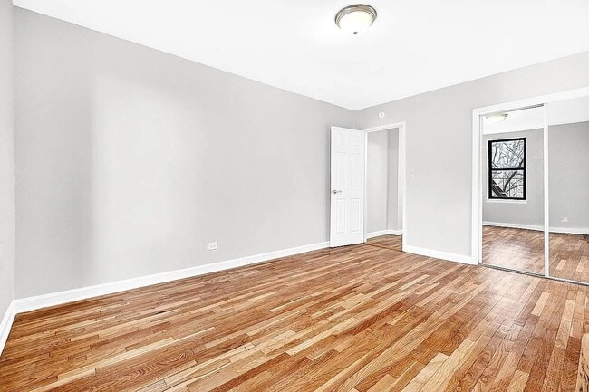 Building Photo - 2244 Bronx Pk E