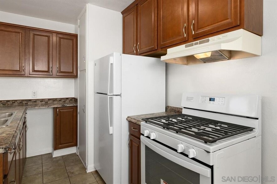 Building Photo - 4330 Quince St