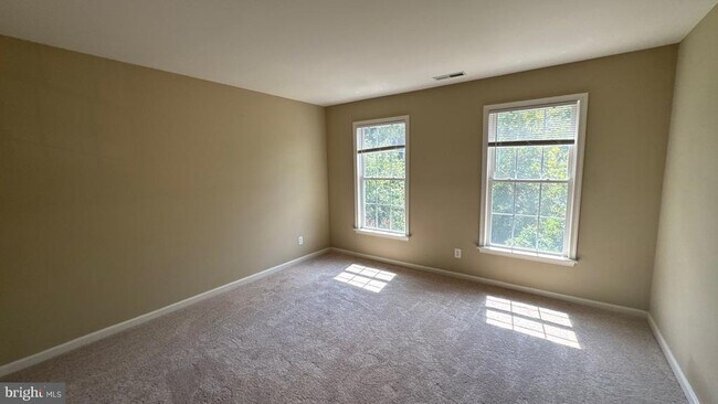 Building Photo - 4165 Tiber Falls Dr