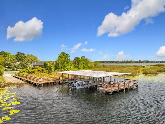 Building Photo - 2 Bedroom, 2 Bath | Lake Community | Dock & Boat Ramp Access