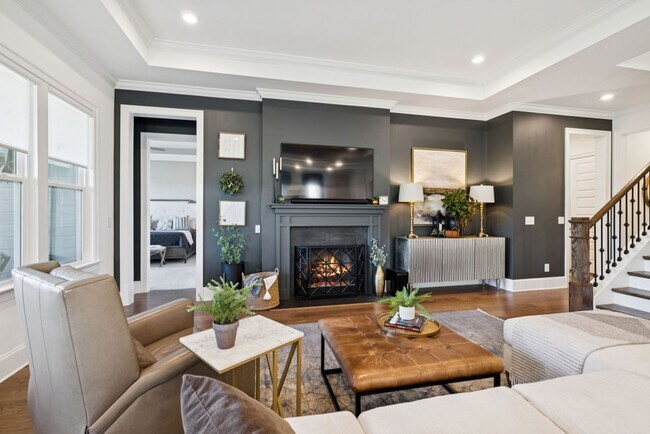 Building Photo - Luxurious living space *Fully furnished and impeccably designed*