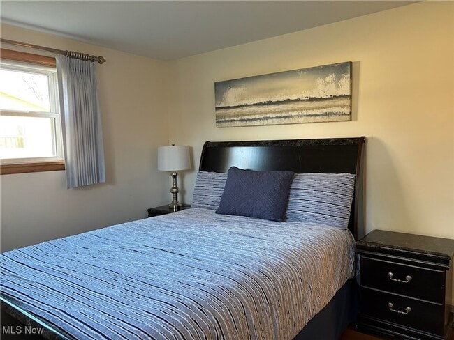 Building Photo - 168 Valley View Dr