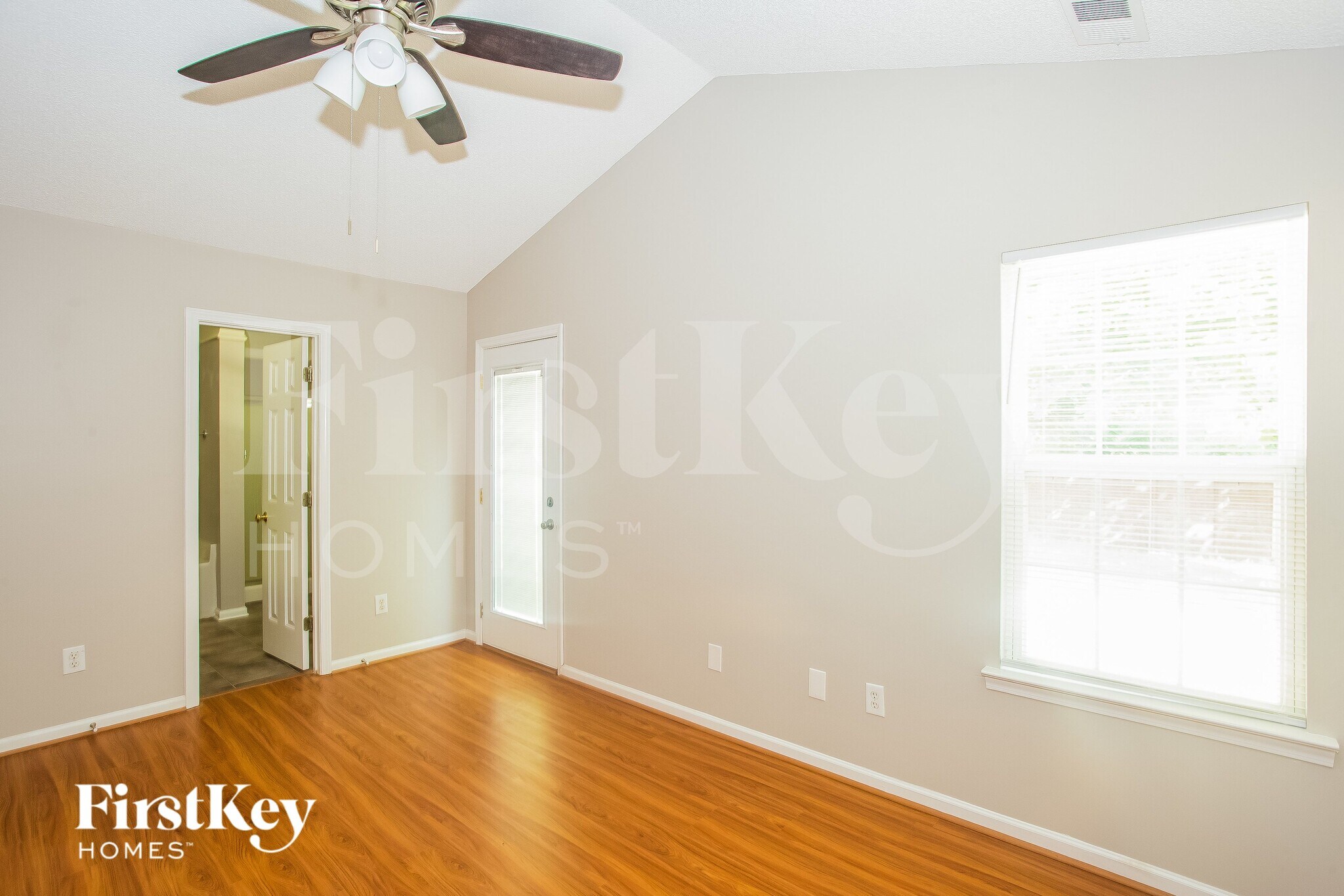 Building Photo - 6115 Country Walk Dr