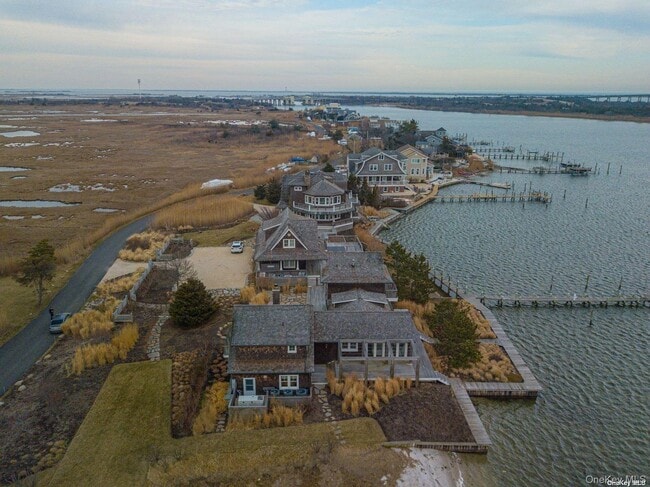 Building Photo - 11A Captree