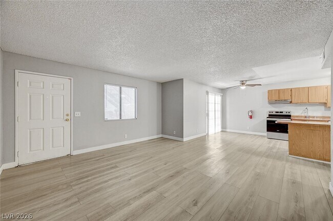Building Photo - 1305 Kari Lee Ct