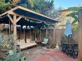 Building Photo - 1417 E 8th St