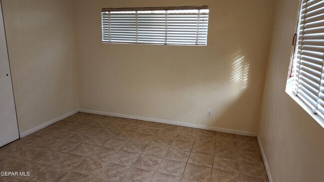 Building Photo - 5029 Tetons Dr