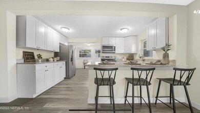 Building Photo - 718 5th Ave N