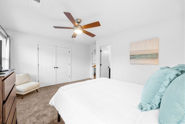 Building Photo - Large 3 Bedroom 3 1/2 Bath Condo For Rent ...