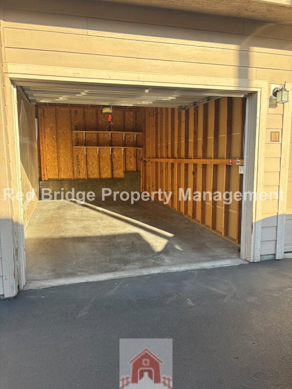 Building Photo - 15325 NW Central Dr