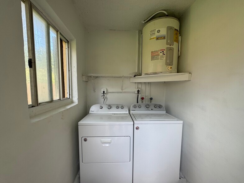 Building Photo - 6133 Buchanan St