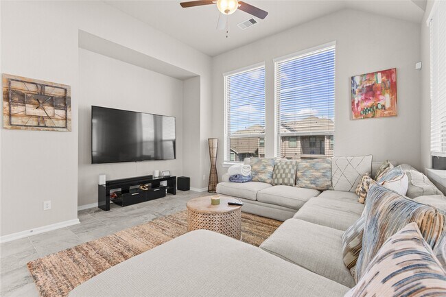 Building Photo - 9443 Starlight Oak Dr