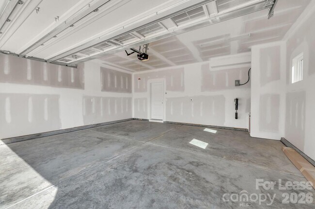 Building Photo - 1940 Highland Park Dr