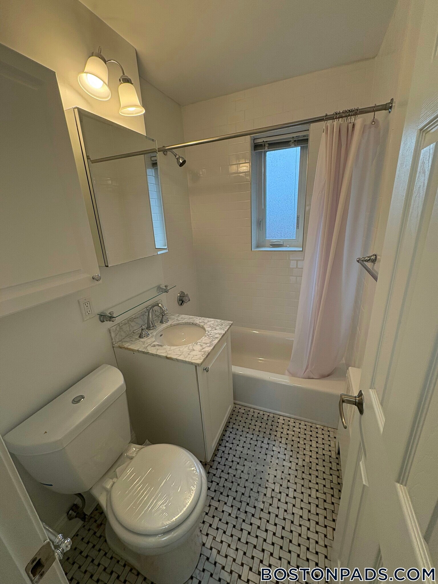 Building Photo - 72 St Paul St