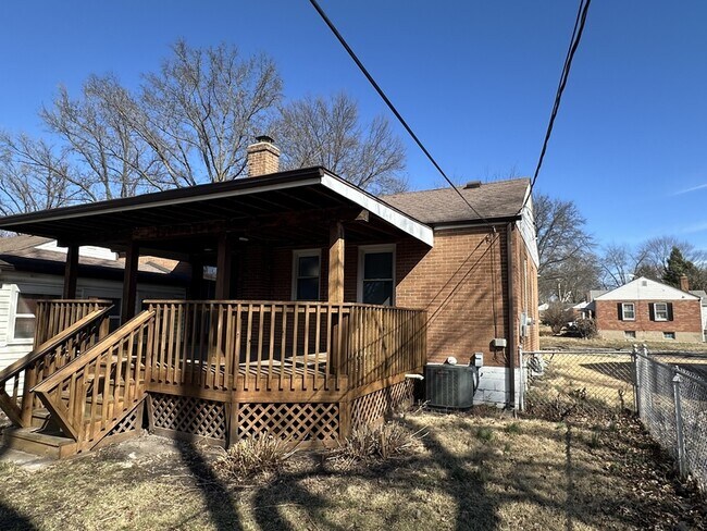 Building Photo - 1475 W Duchesne Dr