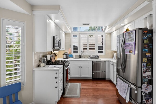 Building Photo - 12912 Carmel Creek Rd