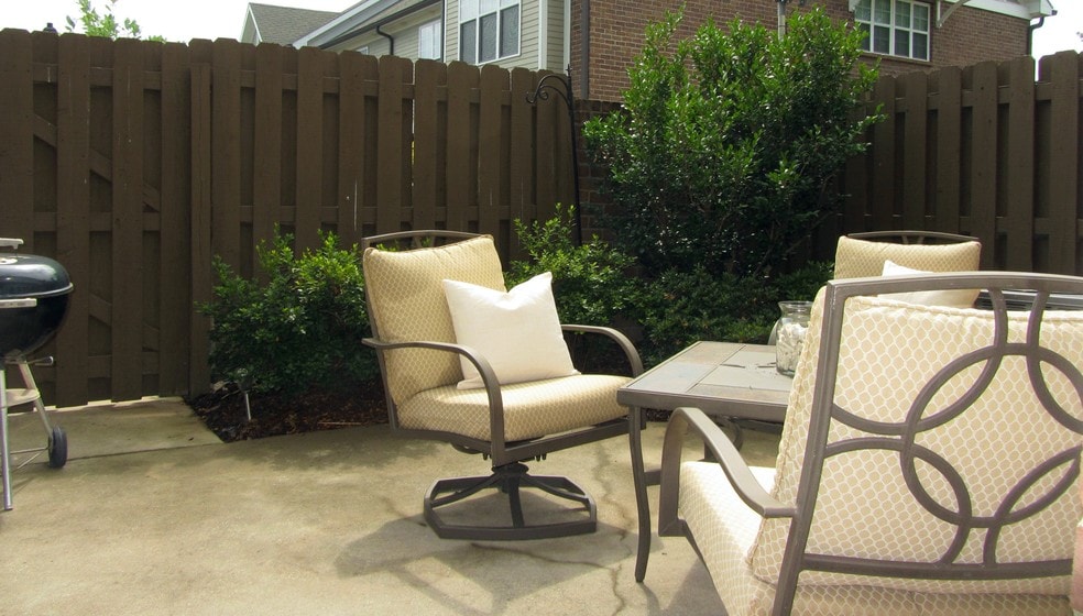Patio - 2318 Knowles Ave
