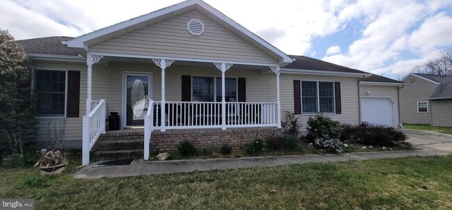 Building Photo - 16891 Essex Rd