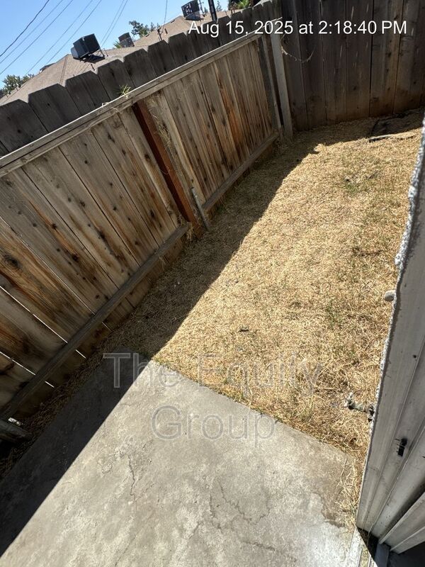 Building Photo - 1871 Emma Lee Ln