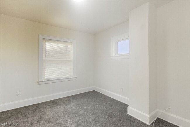 Building Photo - 12808 Beachwood Ave