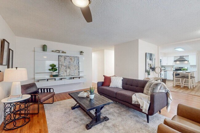 Building Photo - **Great Home** 3 Bed | 2 Bath | NE Heights | Quiet Neighborhood, Prime Location