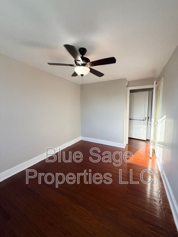 Building Photo - 902 Maple Ave