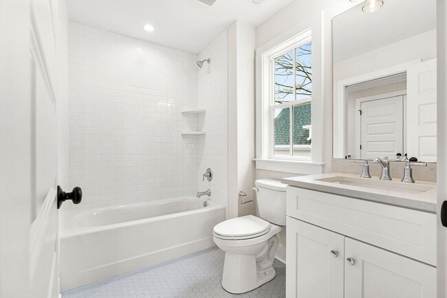 Building Photo - 3 Bedroom, 3 Bathroom Home in Durham