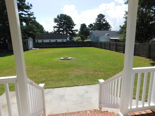 Building Photo - 305 Gibbs Rd