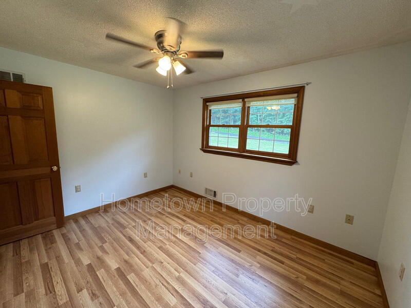 Building Photo - 115 Sandy Hollow Church Rd