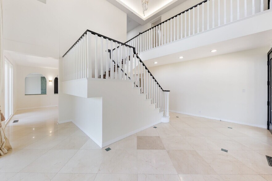 Building Photo - 540 Haverstock Rd