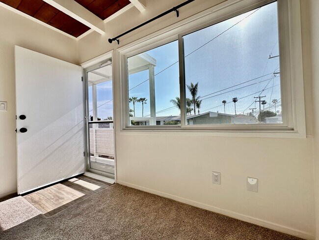 Building Photo - SDS T 1260