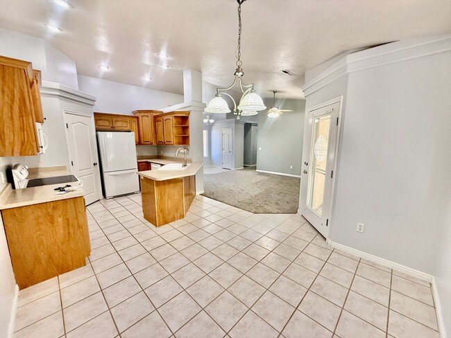 Building Photo - Adorable Home is Mirage Estates at Southgate