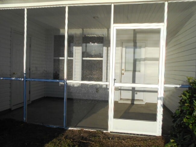 Building Photo - 3 bedroom, 3 bath townhome in Kiskadee Parke