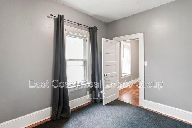 Building Photo - 208 N Mary St