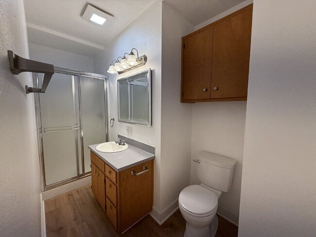 Building Photo - 777 W 10th Ave